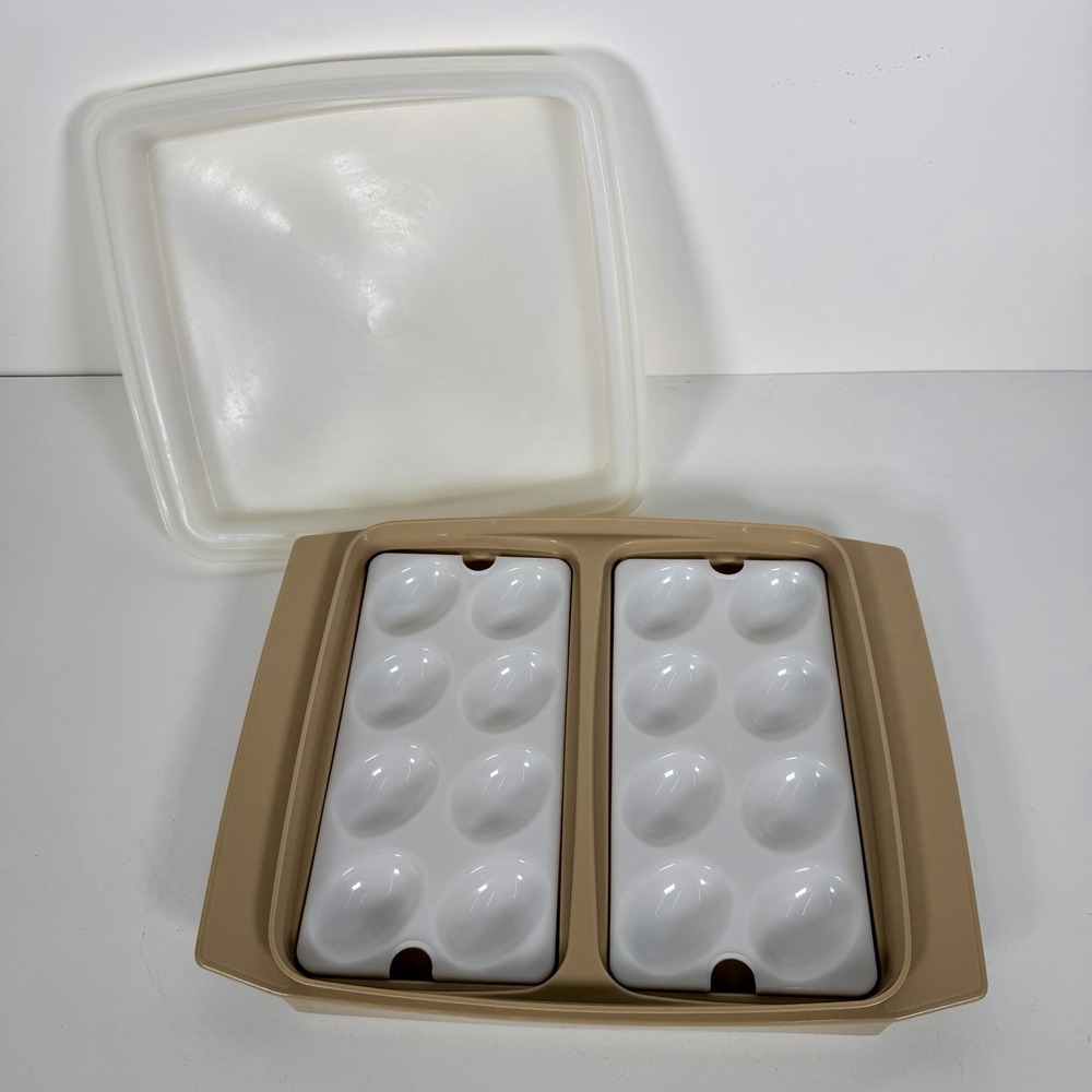 Vintage Tupperware Deviled Egg Tray Carrier Container #723-4 Beige Made in USA
